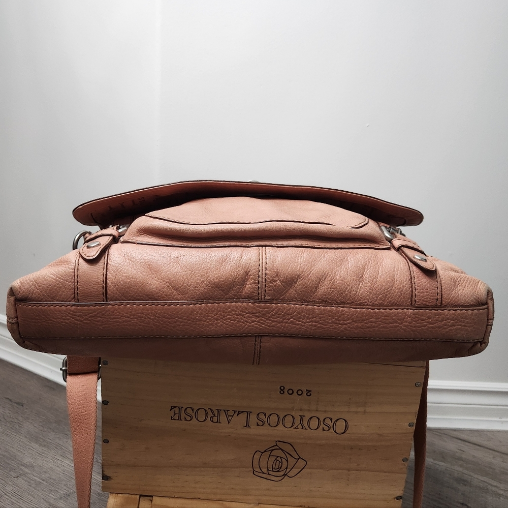 Fossil Maddox Pink "Long Live Vintage 1954" Collection Messenger Laptop Bag - Picture 9 of 16